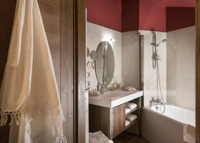 Ξενοδοχείο Le Hameau Du Kashmir 4*